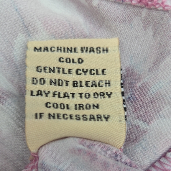 Chic Floral Blouse in Pink Hues - Picture 7 of 7